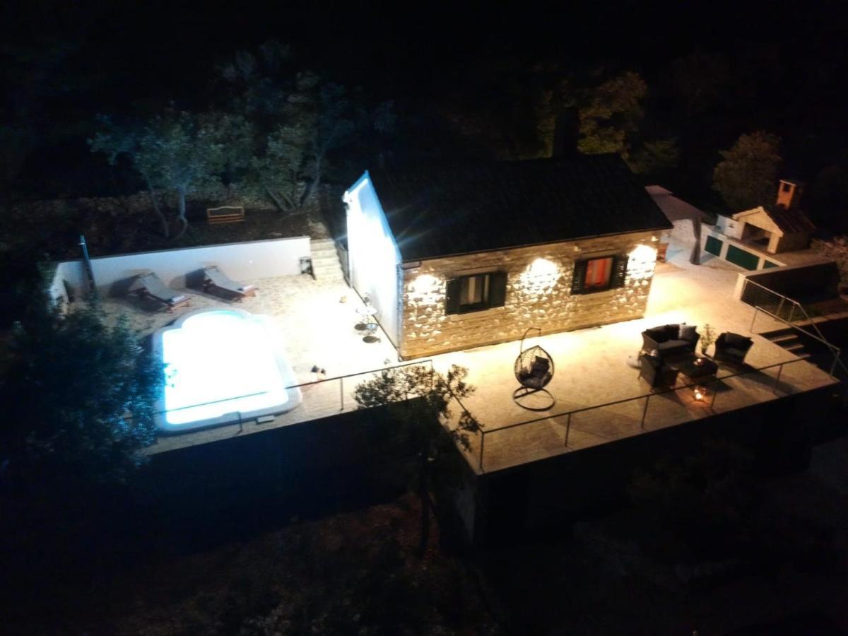 Secluded Holiday Home Heritage Postira Buitenkant foto