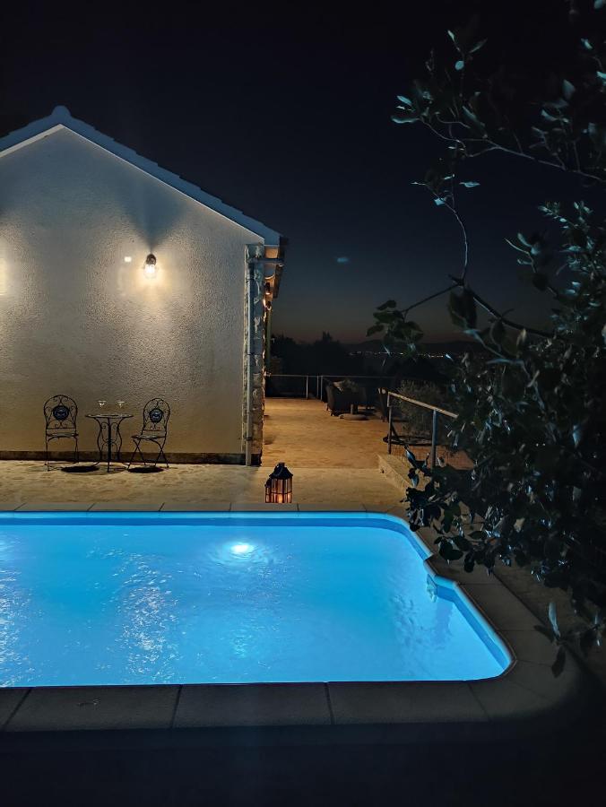 Secluded Holiday Home Heritage Postira Buitenkant foto